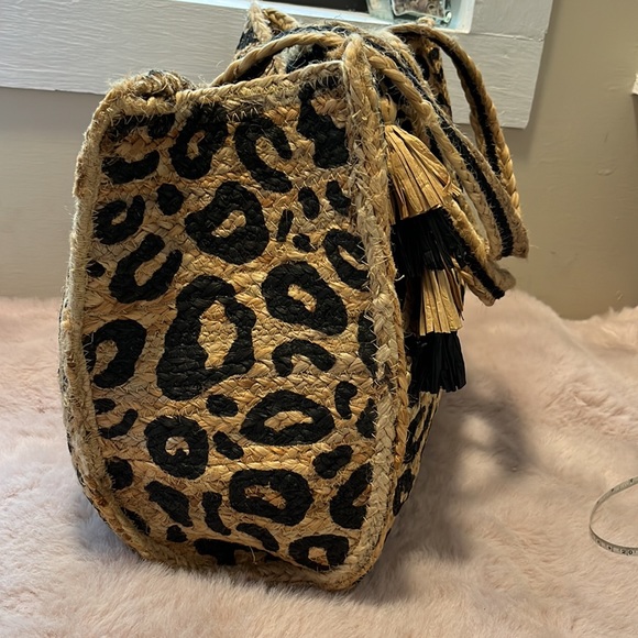 NWOT Woven burlap purse with leopard print - Picture 2 of 6